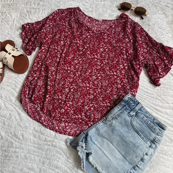 Like New!❤️ Elegant Floral Burgundy Blouse - Picture 2 of 7